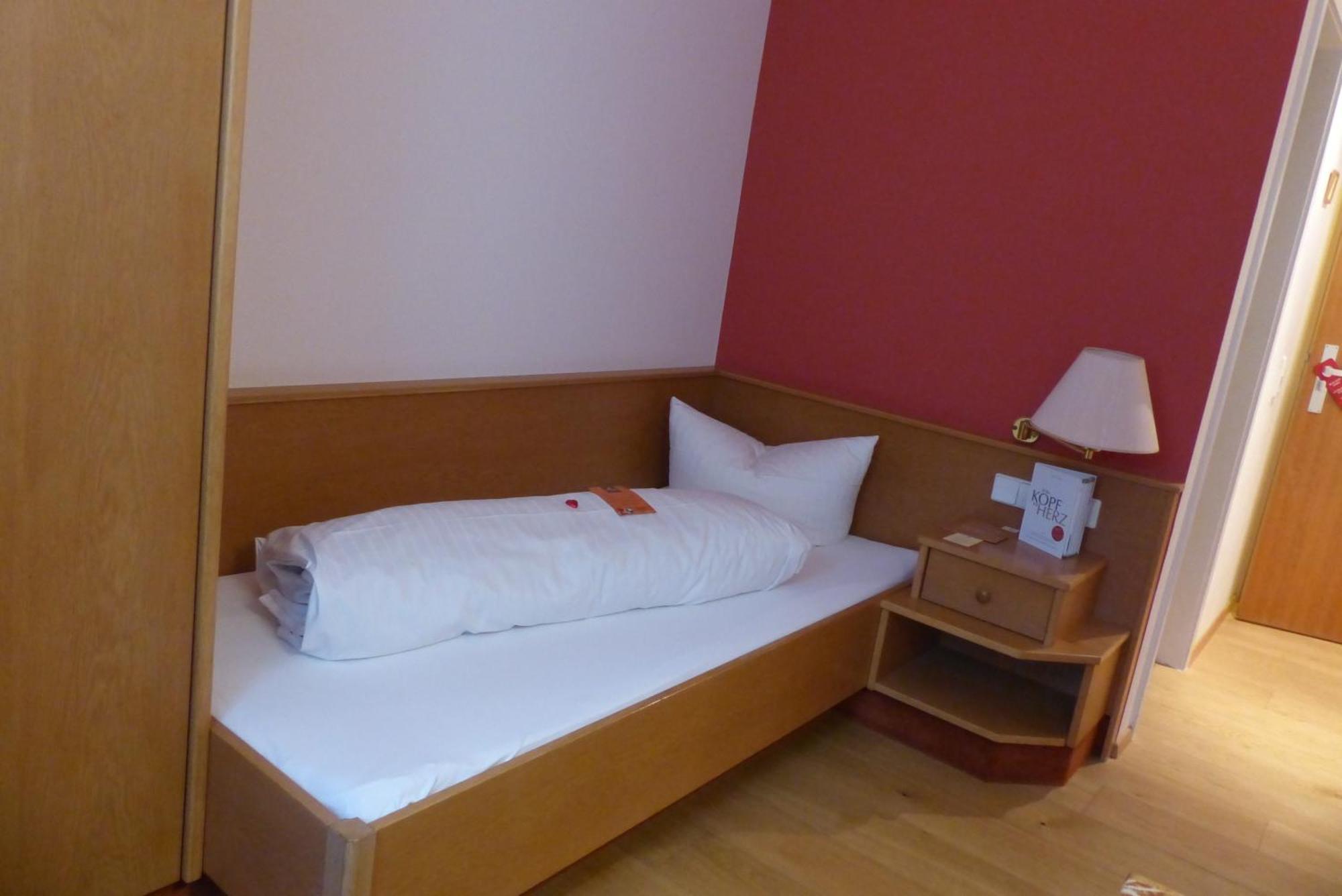 Hotel Herrmann Münsingen Buitenkant foto